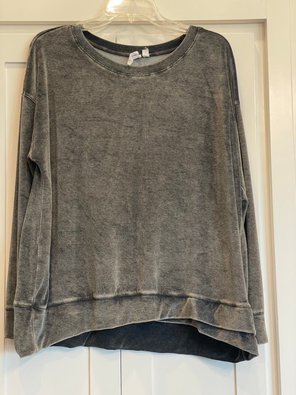 Cable and Guage Grey Seal Velour roundneck sweater/sweatshirt XL
